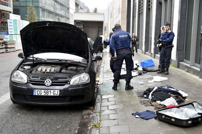 Kontrola podezřelého auta v Bruselu.