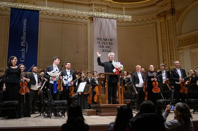 Snímek z úterního vystoupení České filharmonie v newyorské Carnegie Hall.
