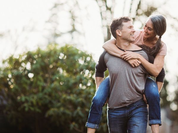 10 tipů, jak si udržet i po čtyřicítce spokojený vztah: Aby láska nevyhasla