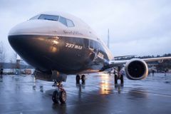Boeing pod tíhou skandálu: Tragické nehody letadla 737 snížily prodej o polovinu