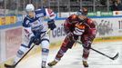 38. kolo hokejové extraligy 2018/19, Sparta - Kometa: Karel Plášek mladší (vlevo) a Richard Jarůšek