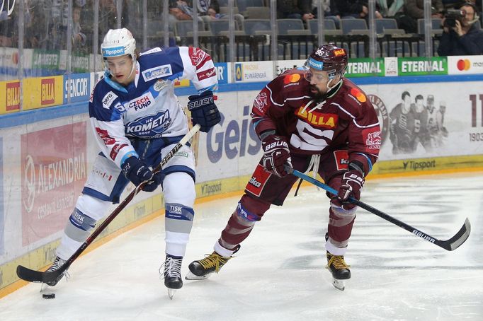 38. kolo hokejové extraligy 2018/19, Sparta - Kometa: Karel Plášek mladší (vlevo) a Richard Jarůšek