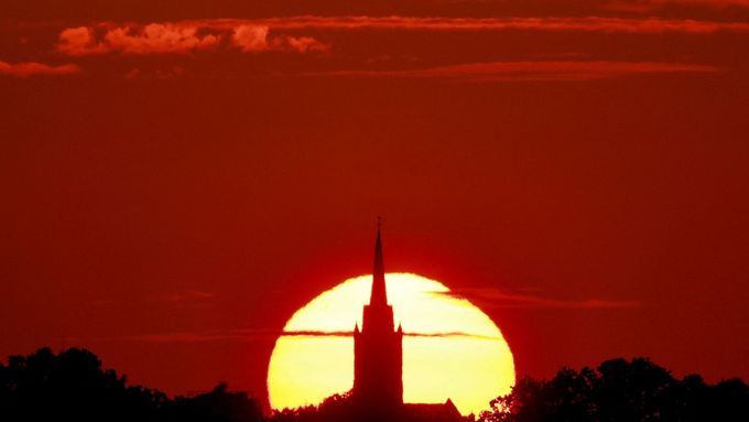 Nejen Evropa, celý svět trpí vlnami veder.