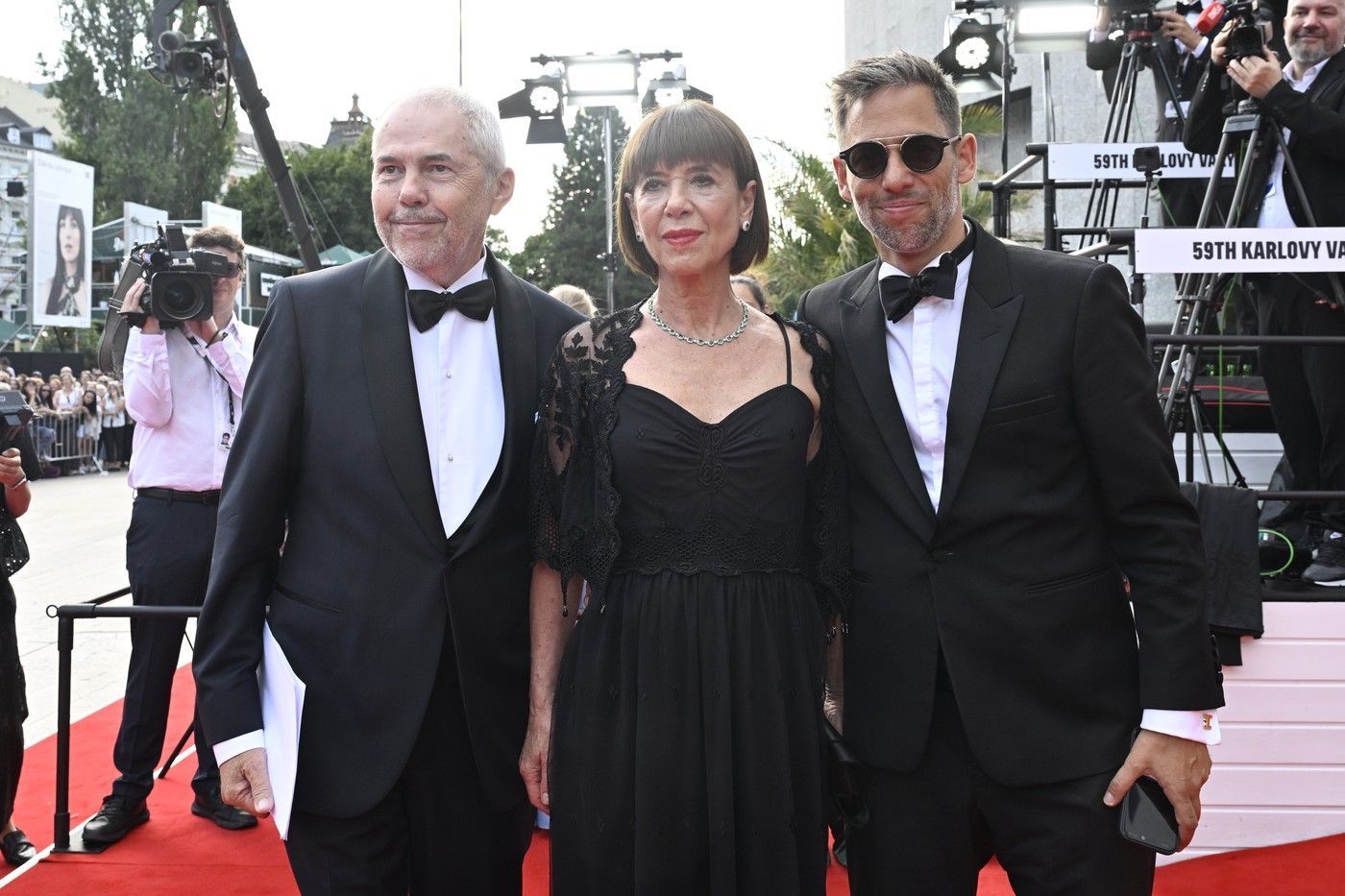 Karlovy Vary - Andrea Bartošková a Janek Bartoška s moderátorem Markem Ebenem