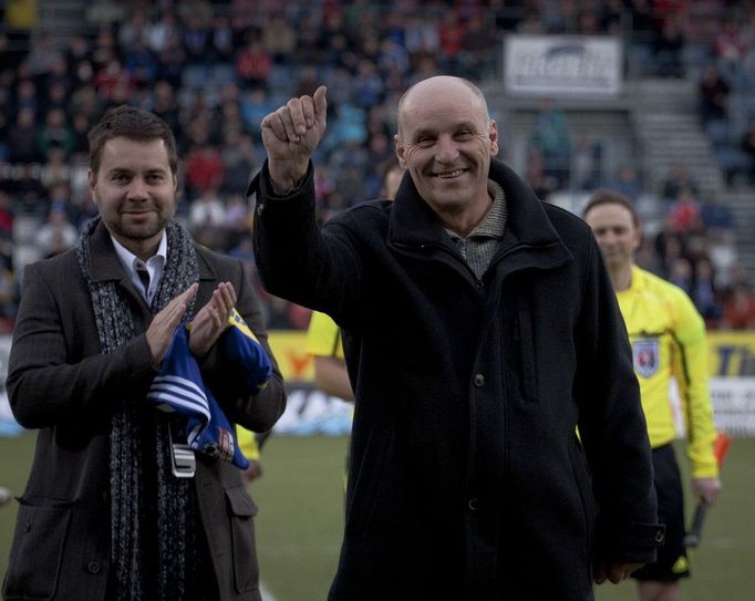 Radek Drulák slavil narozeniny, jeho klub (Olomouc) mu blahopřál přímo na hřišti