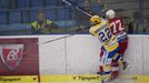 Hokejista Zlína Jiří Ondráček a Pavel Kolařík v prvním kole Tipsport extraligy 2012/13 se Slavií Praha.