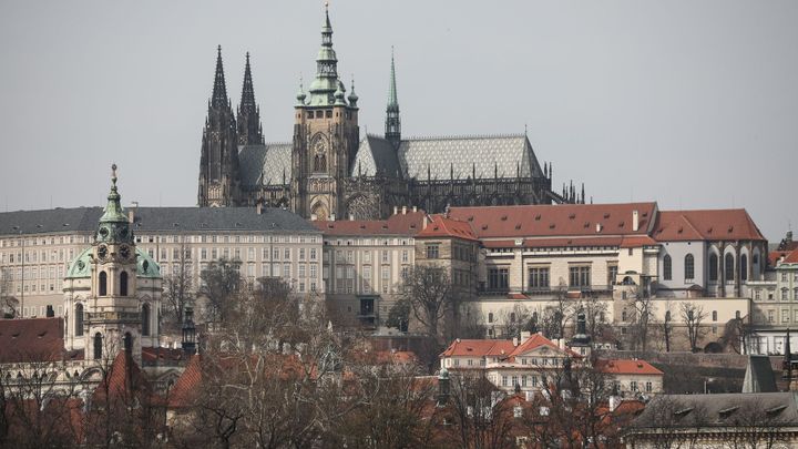 Na Pražském hradě se ruší plošné bezpečnostní kontroly, nádvoří zůstávají uzavřena