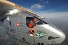Letadlo na solární pohon obletělo sochu Svobody. Čeká ho dlouhá cesta do Evropy