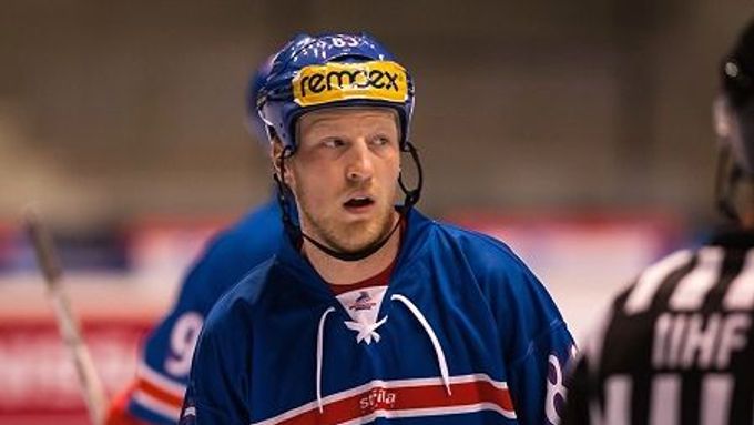 Češi nastoupili s novou posilou Alešem Hemským, ale útočník Ottawy v NHL se po vyrovnané bitvě musel s ostatními spoluhráči smířit s těsnou porážkou.