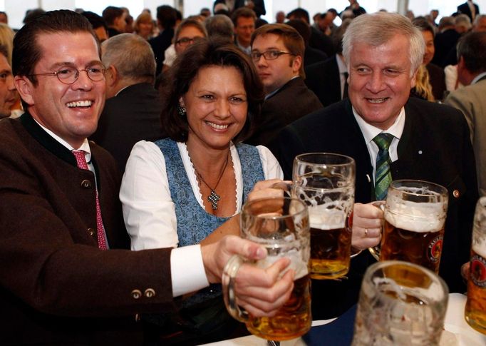 Německá vláda na bavorském Oktoberfestu