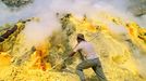 Indonesia, Java, Eastern Region, Ijen Crater, extraction of sulfur Indonesia, Java, Eastern Region, Ijen Crater, extraction of sulfur