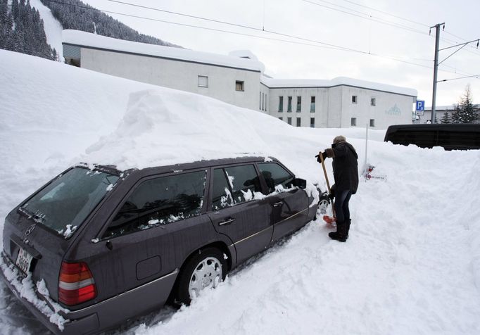 Zasněžený Davos před začátkem Světového ekonomického fóra.