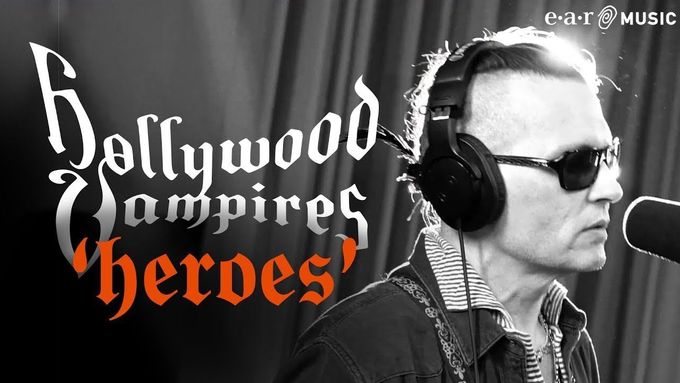 Hollywood Vampires v čele s Johnnym Deppem hrají převzatou verzi Heroes od Davida Bowieho.