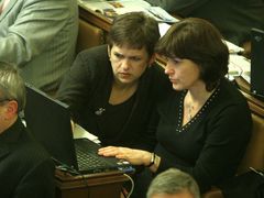 Poslankyně Věra Jakubková a Olga Zubová