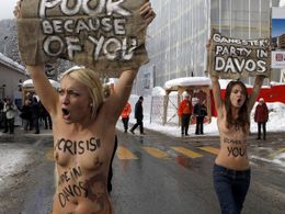 Aktivistky z Femen se snažily dostat na davoské fórum