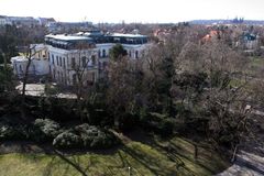 Rusku se nelíbí nařčení kolem pronájmu bytů v Praze, vyzývá Česko ke zdrženlivosti