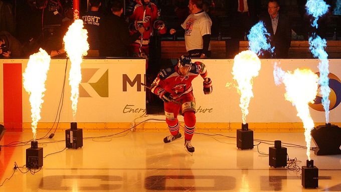 Prohlédněte si fotografie ze třetího finále KHL, v němž hokejisté Lva Praha porazili Metallurg Magnitogorsk 3:2.