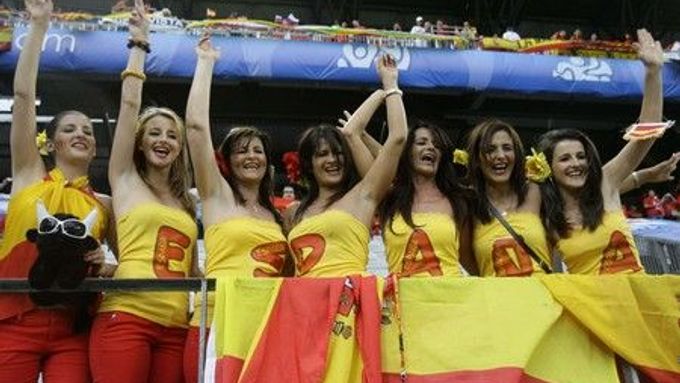 Španělští fandové věří, že fotbalisté naváží na své skvělé ofenzivní představení proti Rusku.