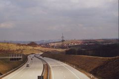 Hromadné nehody u Drážďan zablokovaly dopravu na Prahu
