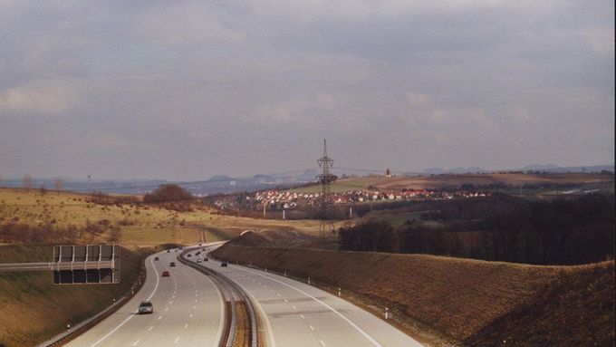 Dálnice A17 poblíž obce Dohna u Heidenau.