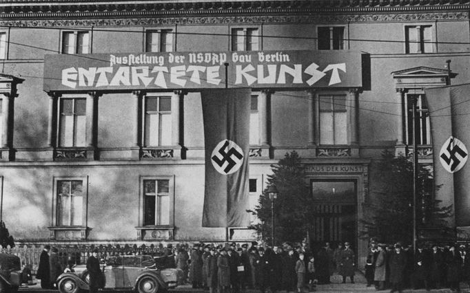 Nacistická výstava Zvrhlé umění, Haus der Kunst, Berlín. Únor 1938.