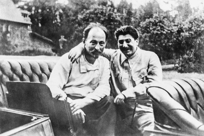 Felix Edmundovič Dzeržinskij se Stalinem v roce 1922.