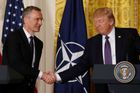 Trump odvolal svůj výrok, že "NATO je zastaralé". A vyzval jeho členy ke zvýšení vojenských výdajů