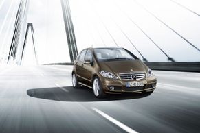Obří fúze automobilek: co dají dohromady Renault-Nissan-Daimler