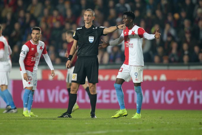 Rozhodčí Petr Ardeleanu v derby Sparta - Slavia.