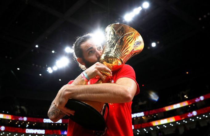 Basketball - FIBA World Cup - Final - Argentina v Spain - Wukesong Sport Arena, Beijing, China - September 15, 2019   Spain's Ricky Rubio celebrates with the trophy after