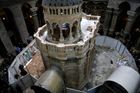V Jeruzalémě otevřeli zrestaurovaný Boží hrob. Černá svatyně znovu září "barvou naděje"