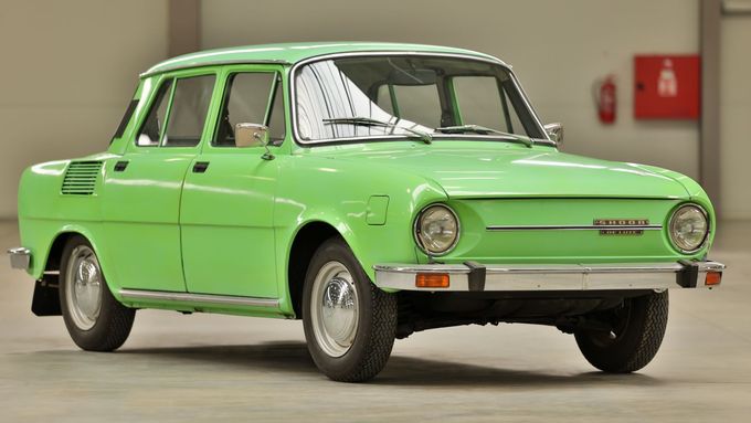 Unikátní Škoda 100, která si našla nového majitele za 1,85 milionu korun.