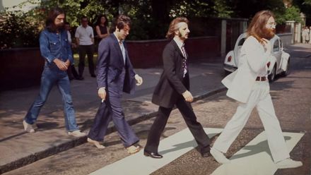 Fanoušci The Beatles se sešli na slavné Abbey Road