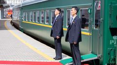 Speciální vlak, který Kim Čong-un používá, má olivově zelenou barvu.