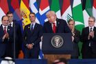 Hamás a Izrael vyměnili rukojmí za vězně, Trump zahájil mírový summit v Egyptě