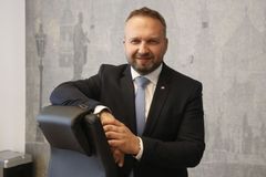 "Spolupráci s Babišem už nechci zažít," přiznává Jurečka. Traktor vymění za motorku