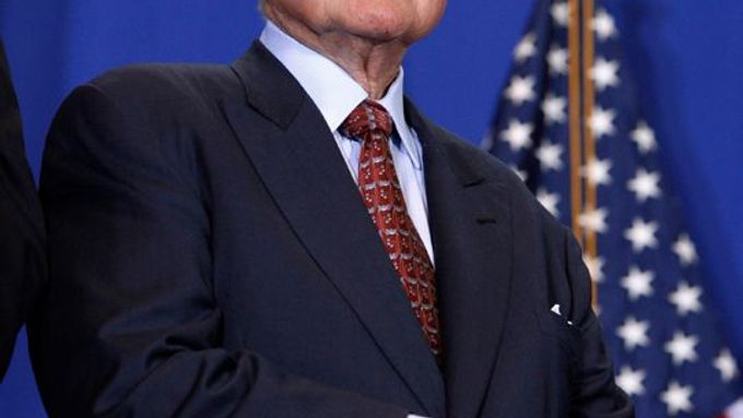V USA se rozloučili s legendárním senátorem Kennedym