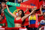 Fotbalová Evropa už zná jméno vítěze letošního šampionátu. Radovat se může třeba tahle portugalská fanynka. Podívejte se na fotogalerii mapující emoce fotbalových fanynek.