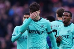 Z hrdiny je nešťastník. Krejčí zhatil naděje Wolverhamptonu