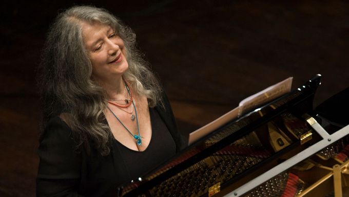 Jedenaosmdesátiletá Martha Argerich klavíru obětovala vše a stále si odříká požitky.