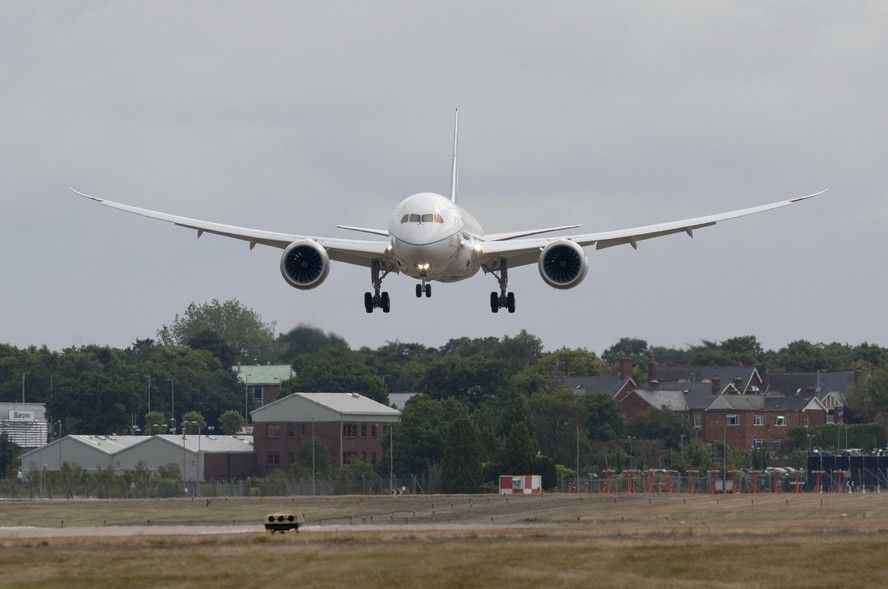 Letadlo Dreamliner na přehlídce ve Farnborough