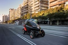 Seat představil kombinaci elektromobilu a motocyklu do města. Připomíná malý Renault