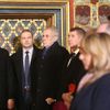 Vyjímání korunovačních klenotů ve Svatováclavské kapli