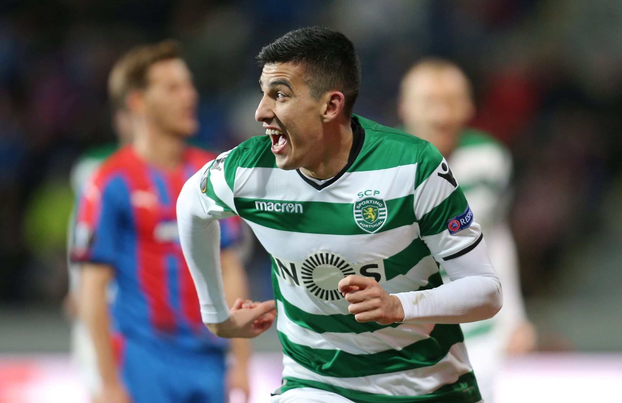 Rodrigo Battaglia slaví gól, kterým v Plzni v prodloužení odvety poslal Sporting Lisabon do čtvrtfinále Evropské ligy