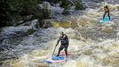 Paddleboardisti jezdí horní část zpod přehrady Lipno po Loučovice. Letos jeli tři typy závodů.