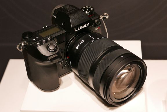 Panasonic Lumix S1R, jedna z největších novinek oznámených na letošním veletrhu Photokina.