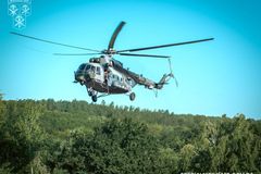 Ruský dron jen 200 kilometrů od Ostravy. Česko posílá Polákům vrtulníky i vojáky
