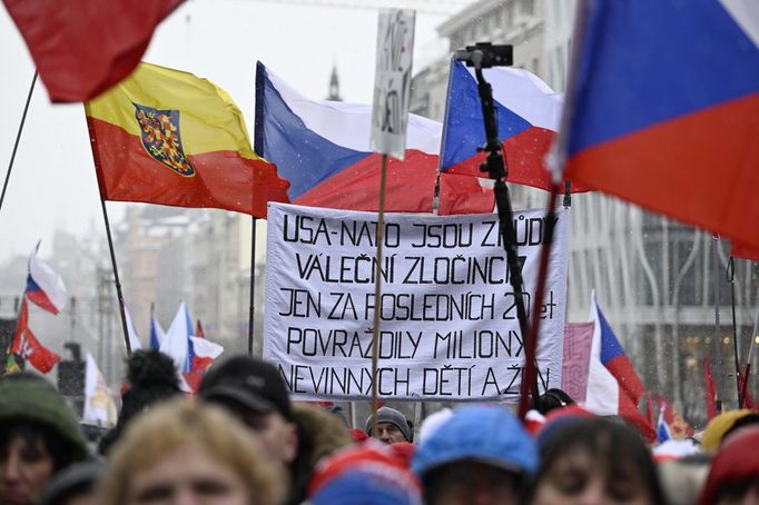 Protivládní demonstrace, kterou organizuje Ladislav Vrabel a spolek ČR na 1. místě. 21. ledna 2023, Václavské náměstí, Praha.