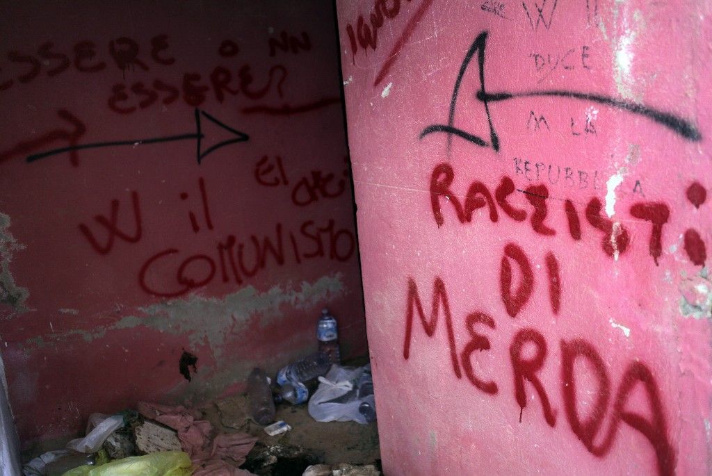 Turisté versus migranti na Lampeduse