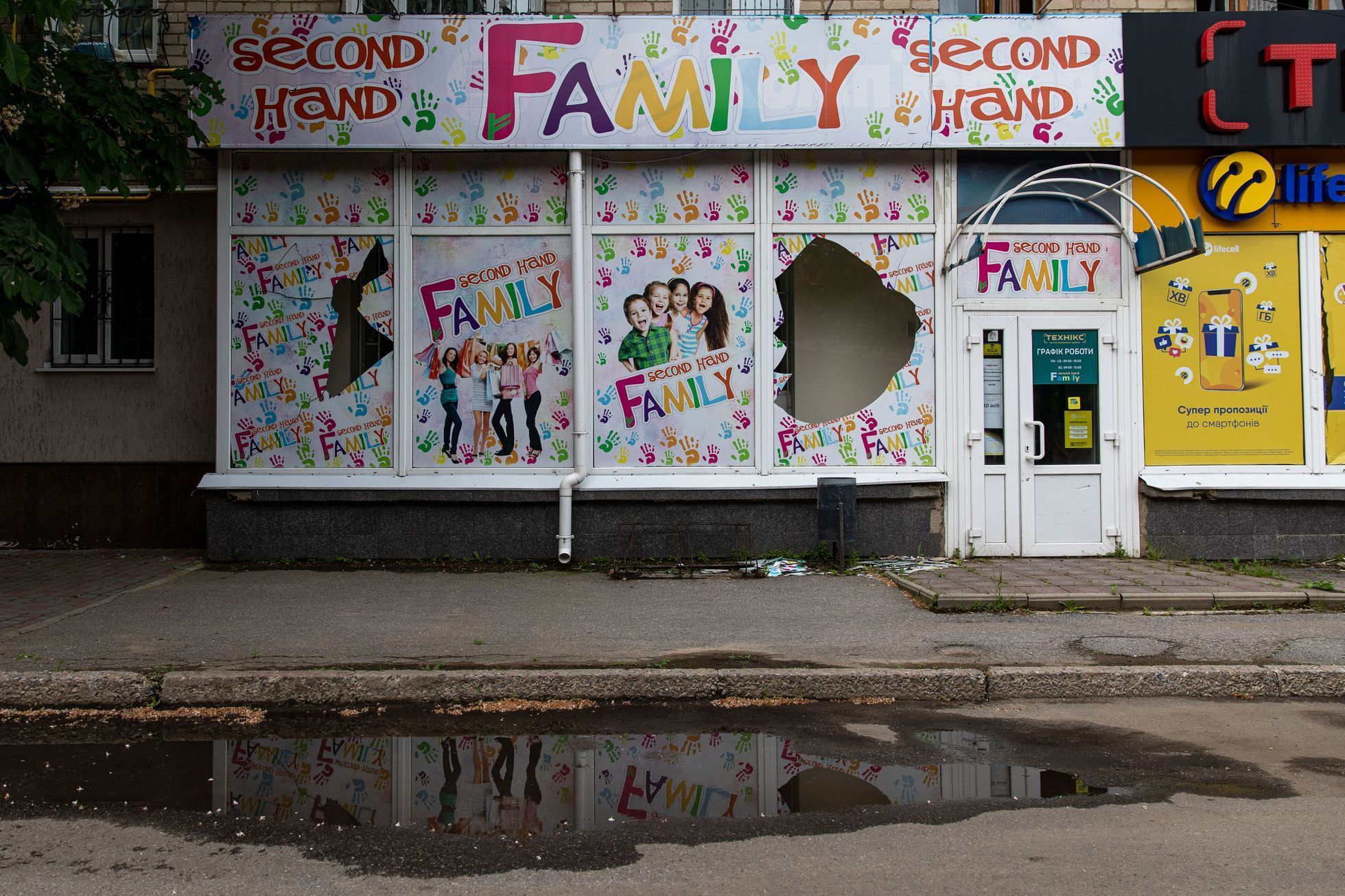 Město Orichiv, Orechov, Ukrajina, fronta, trosky, bunkr, úkryt, civilisté